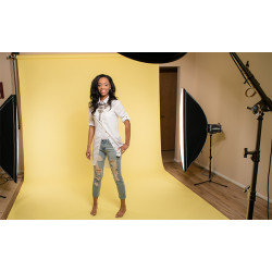 Tło 2,72x11m-LIGHT YELLOW papierowe